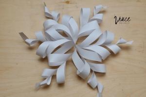 3D papírová zimní vločka - postup, jak vyrobit