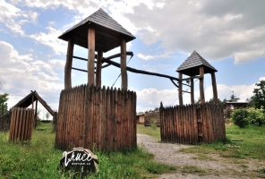 Dětské hřiště (Cerhenice u Kolína)
