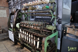 Malý svět techniky - bezvřetenový dopřádací stroj