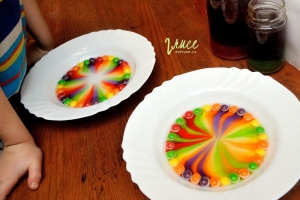Barvení lentilkami - duha, mandala