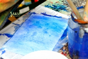 zimní zamrzle okno - sypání soli do vodovek