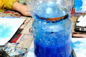 zimní zamrzle okno  - obtisk bublin