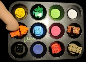 Batole | Třídění barev , forma na muffiny, lego duplo